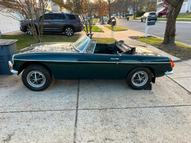 Full 1971 MGB Body, totally rebuilt and painted for sale